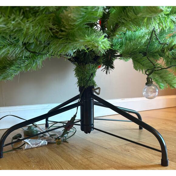 National Tree Company Christmas Tree with Easy Set Up Hinged Branches, 6ft x 34” - Picture 3 of 8